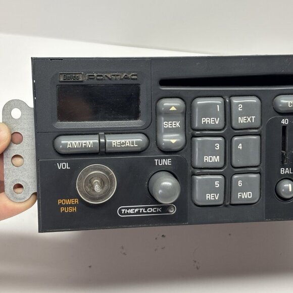 97 98 99 00 01 02 03 Pontiac Grand Trans Prix Am Firebird Delco CD radio Stereo - Picture 2 of 16